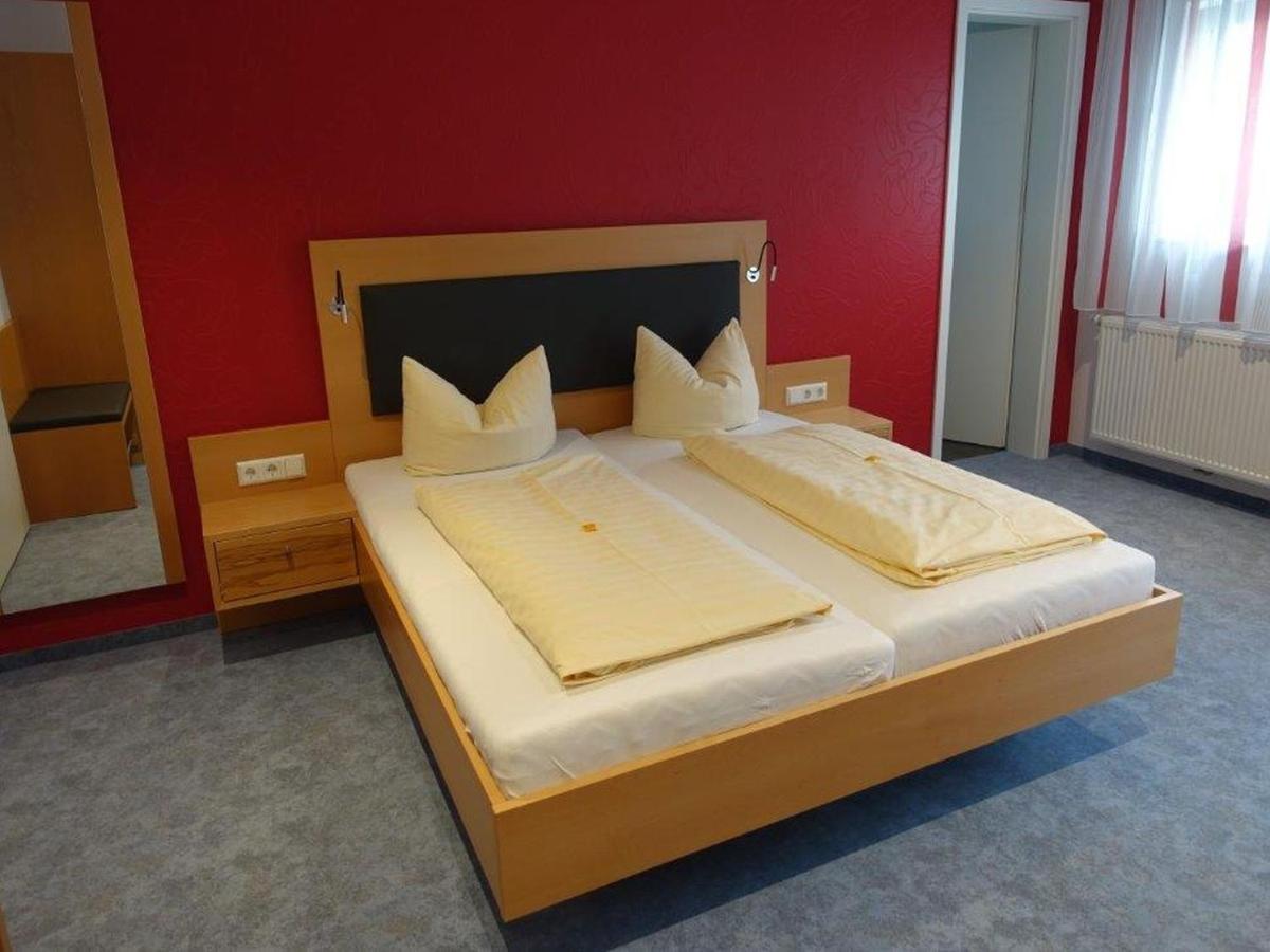 Hotel Gasthaus Krone Именстад ам Бодензе Екстериор снимка