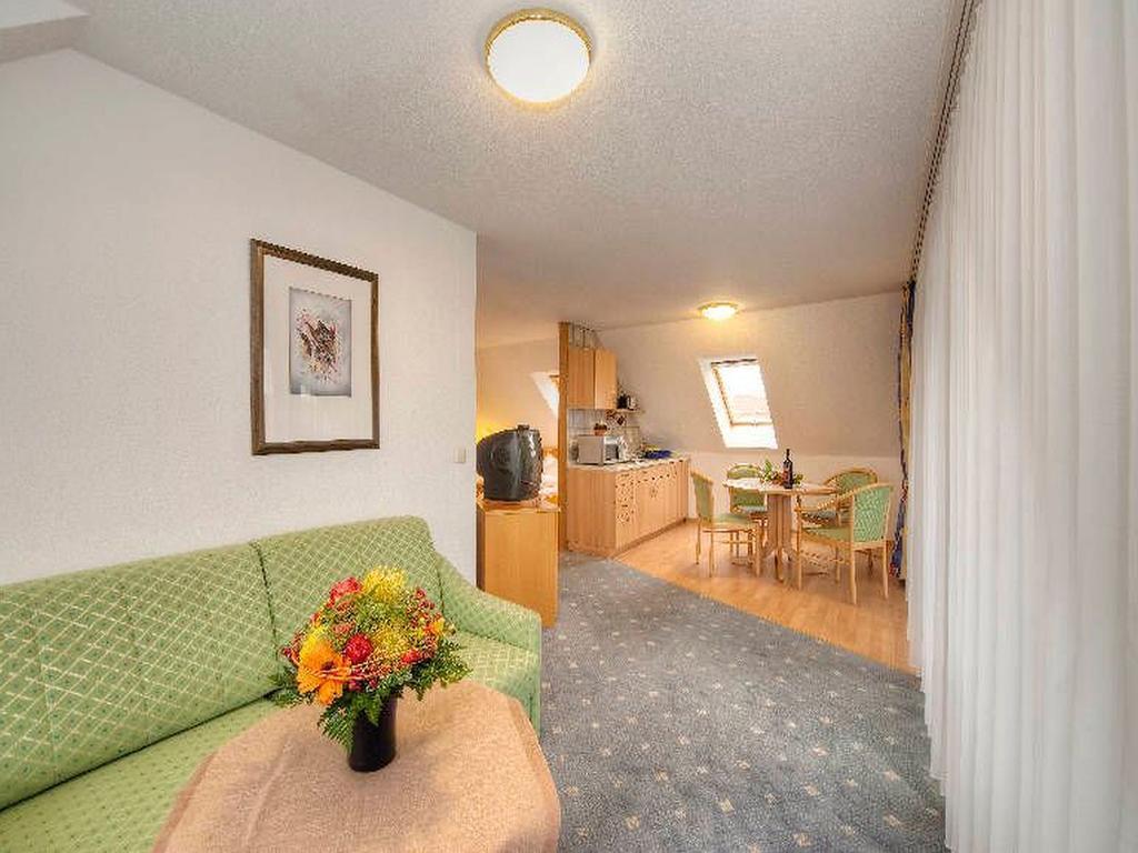 Hotel Gasthaus Krone Именстад ам Бодензе Екстериор снимка