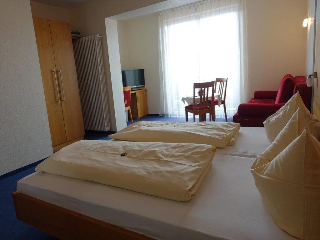 Hotel Gasthaus Krone Именстад ам Бодензе Екстериор снимка