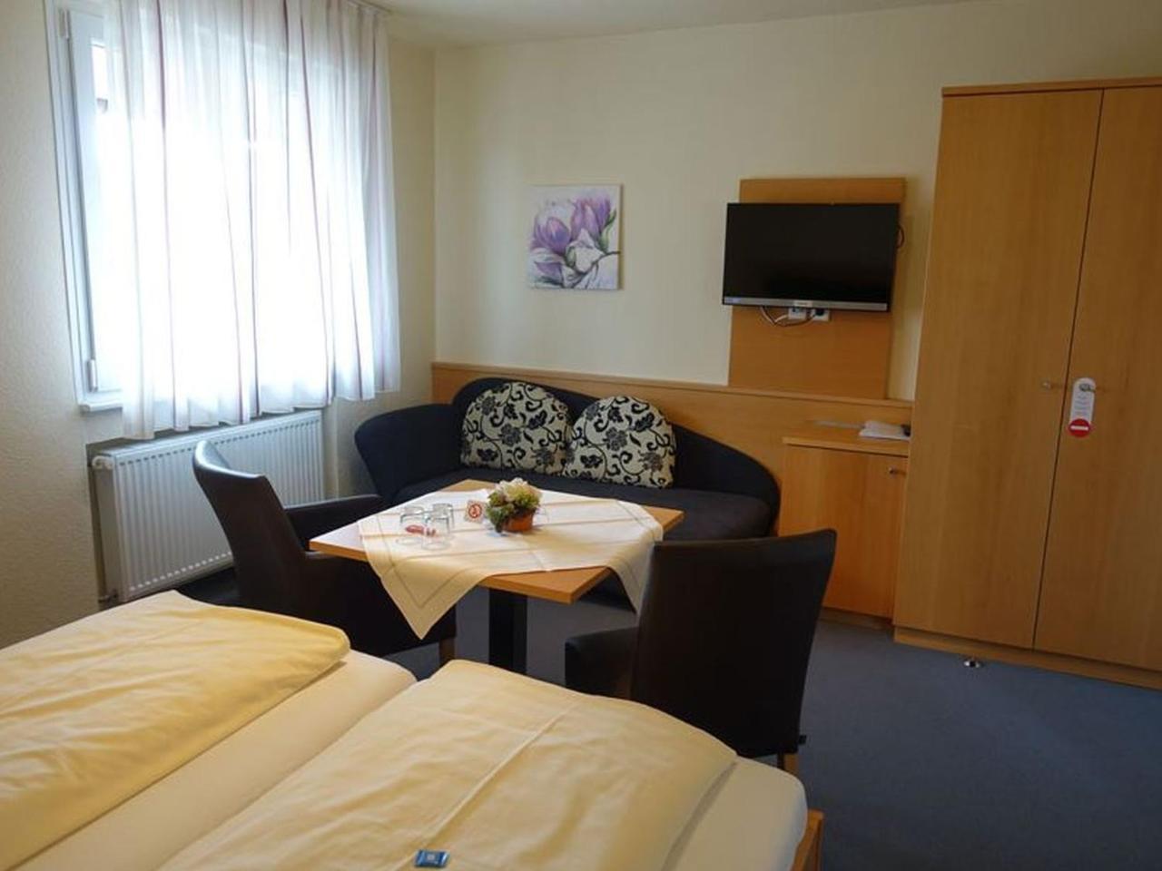 Hotel Gasthaus Krone Именстад ам Бодензе Екстериор снимка